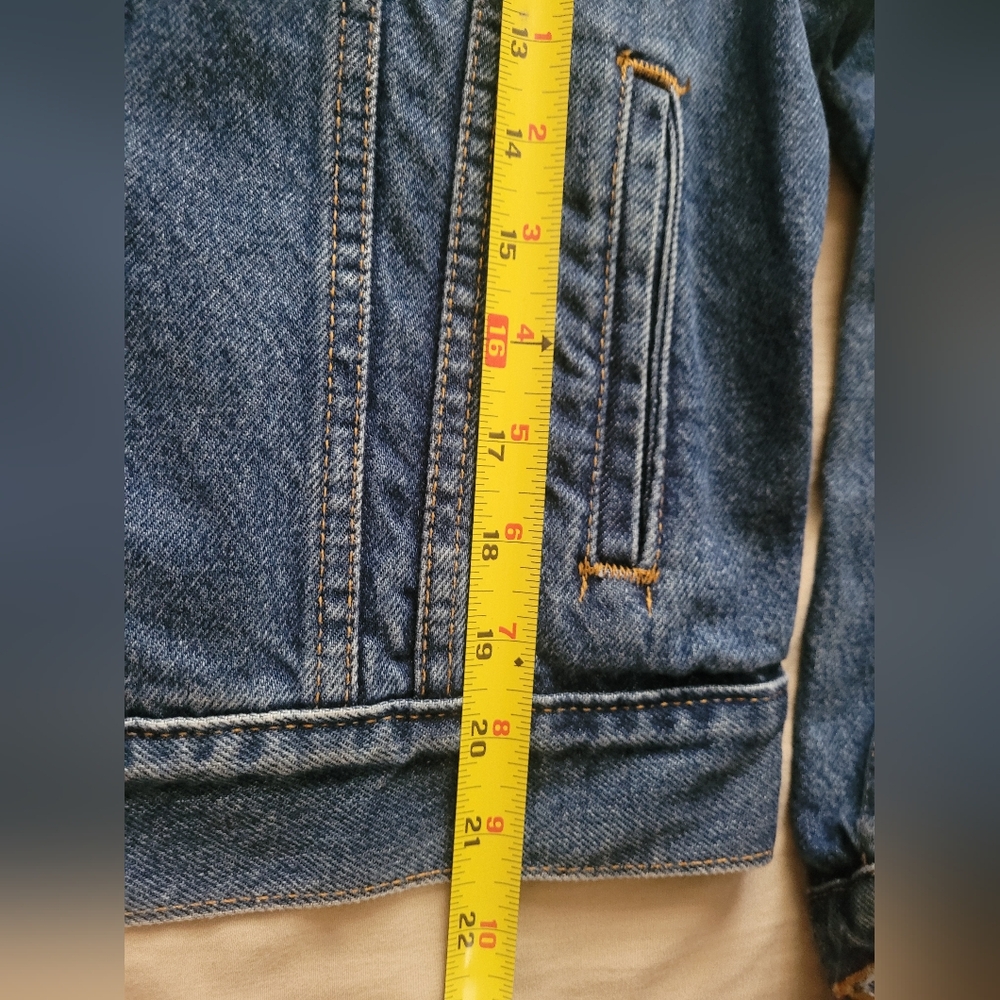 Vintage Womens Sz Medium Levi's denim jacket - Picture 5 of 7